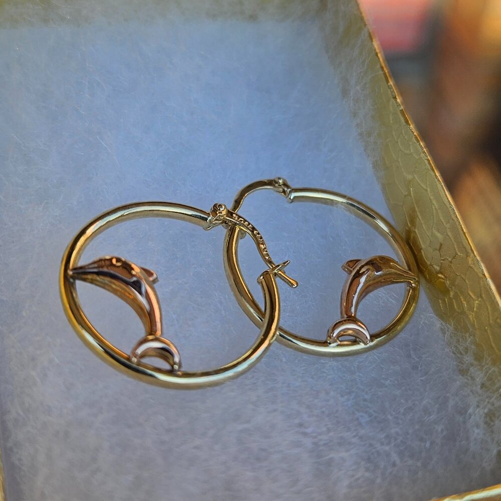 🚨Sale🚨 10k Ladies Yellow Gold dolphin Hoop Earrings